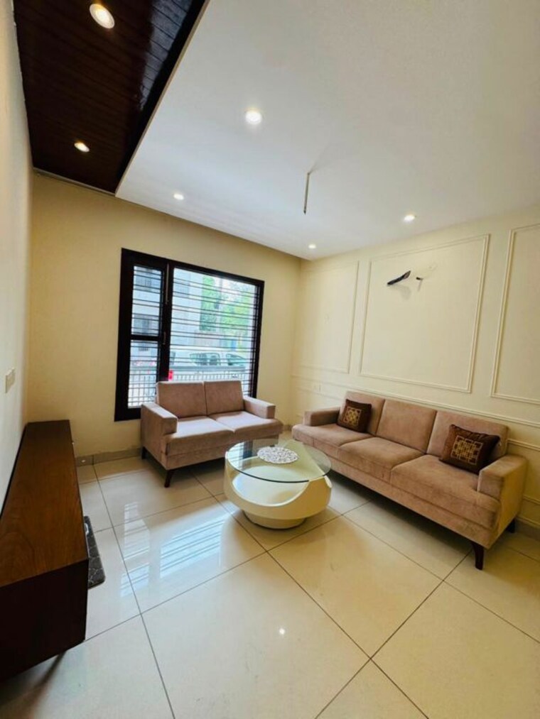 Living Room, kharar road 3 Bedroom 150 Sq.Yd. Apartment In Kharar Road Mohali 10697785