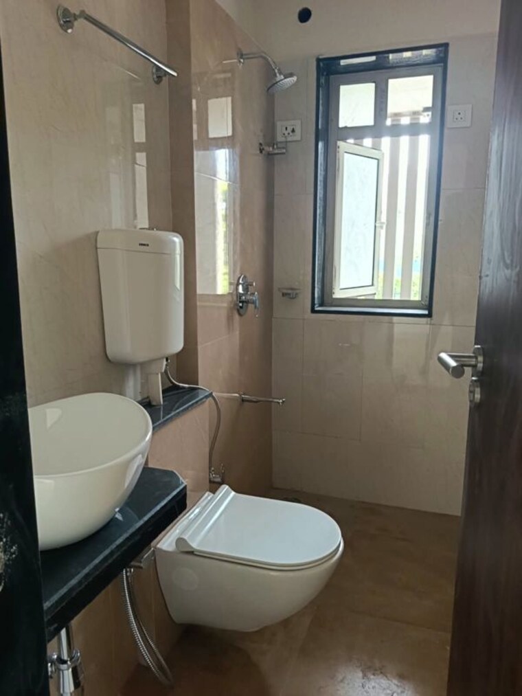 Bathroom, worli 2 Bedroom 500 Sq.Ft. Apartment In Worli Mumbai 10697790