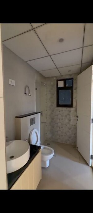 Bathroom in 3.5 BHK Apartment at Signature Global City 63A, Sector 63a – for Rent