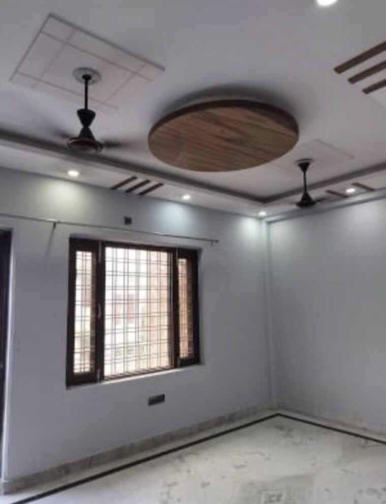 Bathroom, beta ii greater noida 4 Bedroom 200 Sq.Mt. Independent House In Beta Ii Greater Noida Greater Noida 10697769