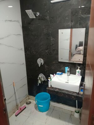 Team Area in 3 BHK Apartment at Vasant Kunj – for Rent