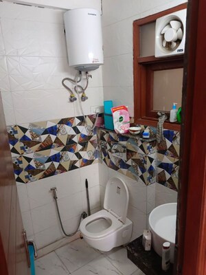 Team Area in 3 BHK Apartment at Vasant Kunj – for Rent