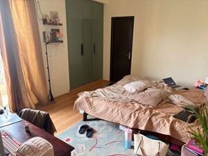 Bedroom in 3 BHK Apartment at Sector 76 – for Rent