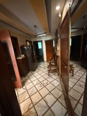 Parking in 3 BHK Builder Floor at Shivalik Colony – for Rent