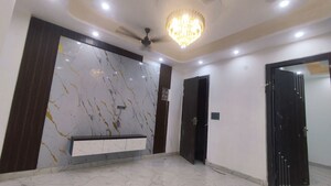 Room in 3 BHK Builder Floor at Sector 73 – for Sale