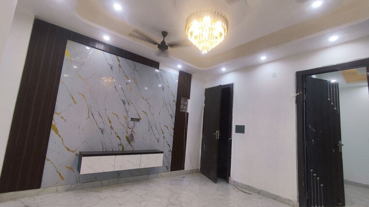 Room, sector 73 3 Bedroom 1300 Sq.Ft. Builder Floor In Sector 73 Noida 10697772