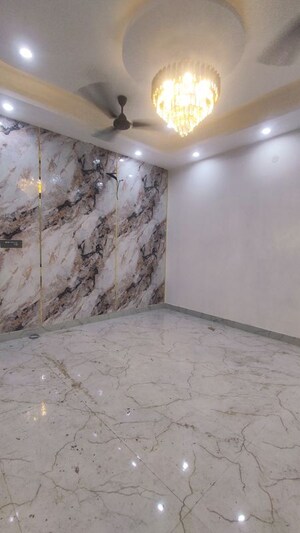 Bedroom in 3 BHK Builder Floor at Sector 73 – for Sale