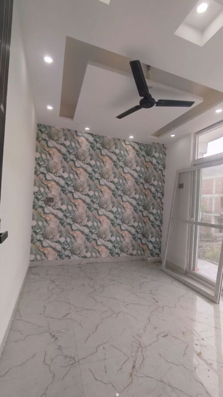 Bedroom, sector 73 3 Bedroom 1300 Sq.Ft. Builder Floor In Sector 73 Noida 10697772