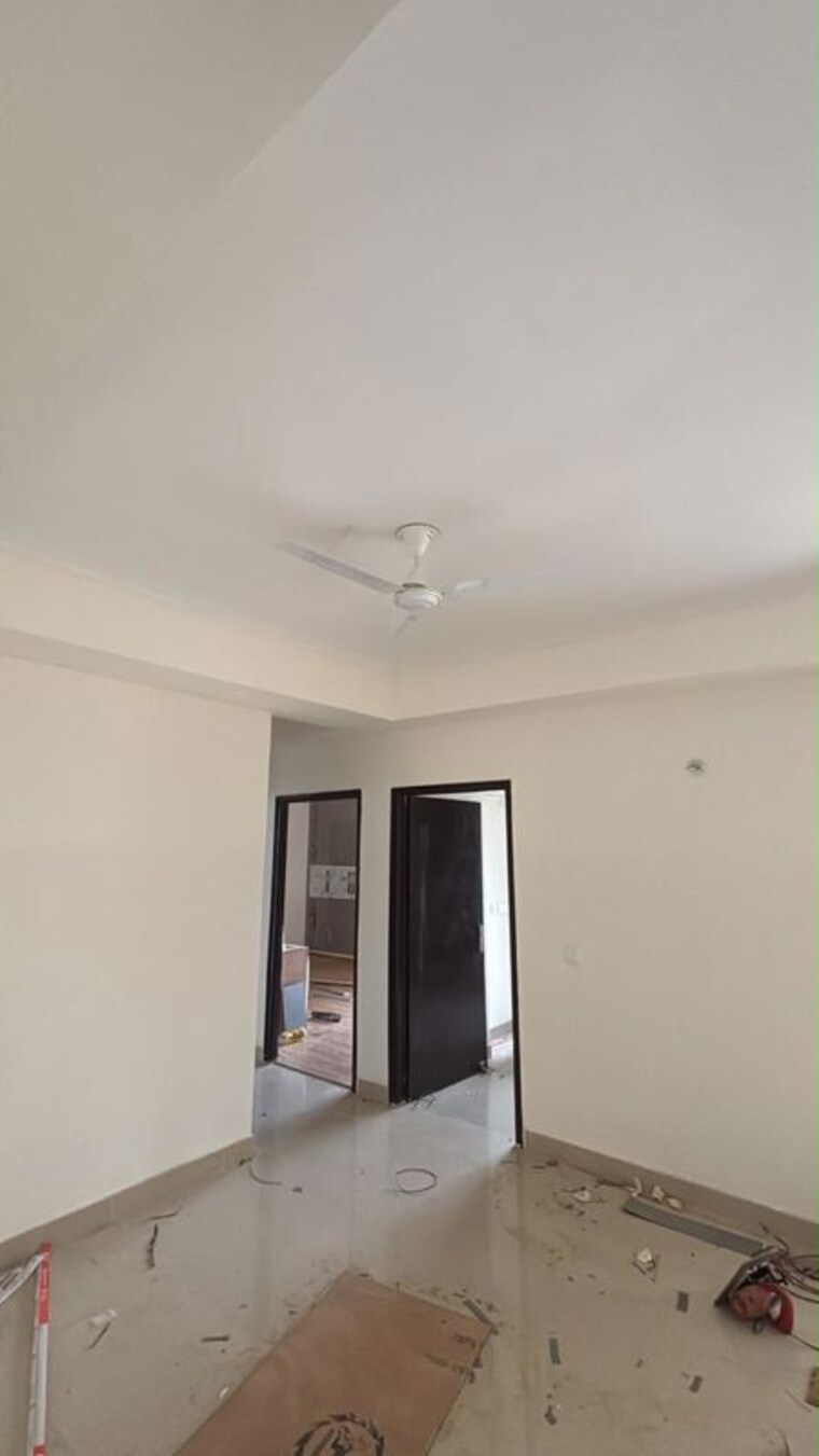 Room, sector 76 3 Bedroom 1700 Sq.Ft. Apartment In Sector 76 Noida 10697832