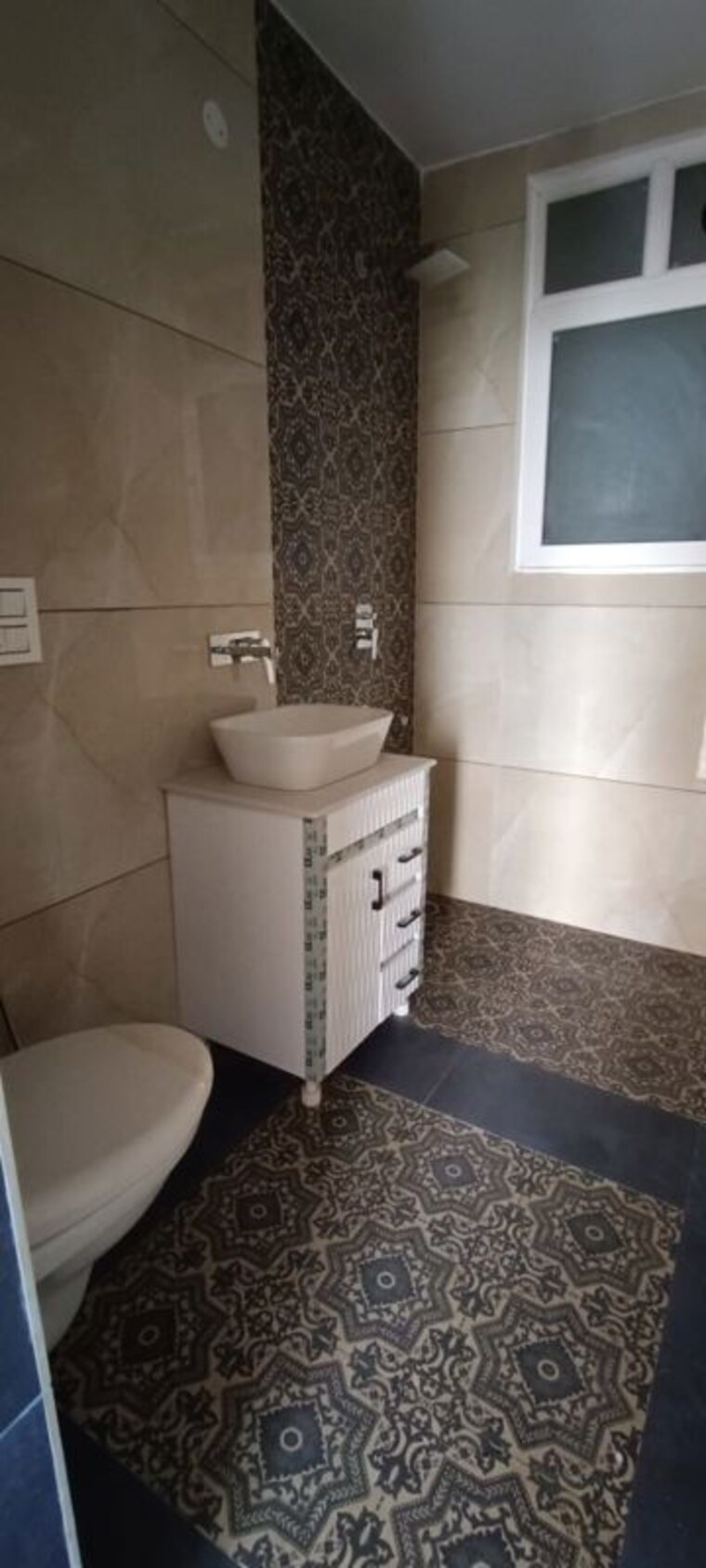 Bathroom, ghb-splande 3 Bedroom 1750 Sq.Ft. Apartment In Patiala Road Zirakpur 10697829