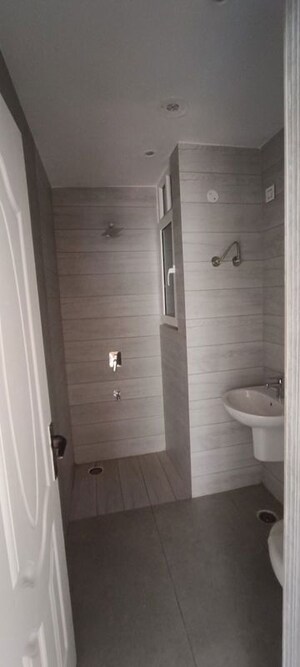 Bathroom in 3 BHK Apartment at GHB Splande, Patiala Road – for Rent