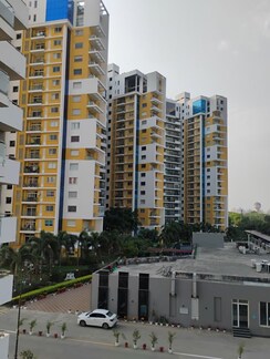 3.5 BHK +Apartment For Sale in Tulsiani Golf View