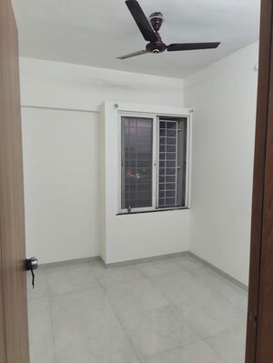 Room in 2 BHK Apartment at Shriram Vivaan Park, Lohgaon – for Rent
