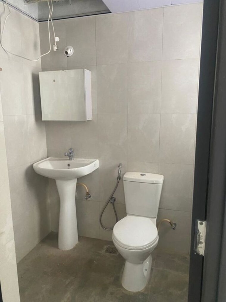 Bathroom, shriram-liberty-square 2 Bedroom 860 Sq.Ft. Apartment In Electronic City Phase ii Bangalore 10697846