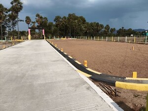  Plot For Sale in Varagur