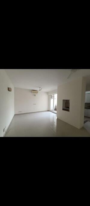 Room in 2 BHK Apartment at Emaar The Palm Drive-Palm Studios, Sector 66 – for Rent