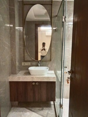 Bathroom in 4 BHK Builder Floor at Unitech Nirvana Country Cedar Crest, Sector 50 – for Rent