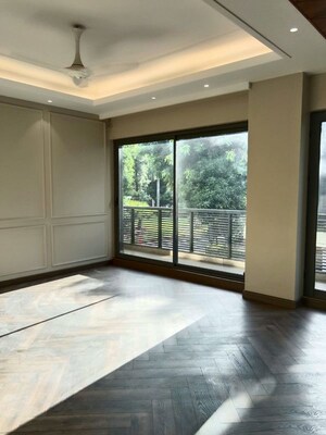 Room in 4 BHK Builder Floor at Unitech Nirvana Country Cedar Crest, Sector 50 – for Rent