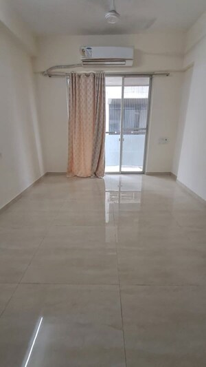 Room in 3.5 BHK Apartment at Dheeraj Insignia, Bandra East – for Rent