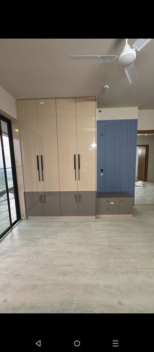 Building Lobby in 3.5 BHK Apartment at M3M Heights, Sector 65 – for Rent