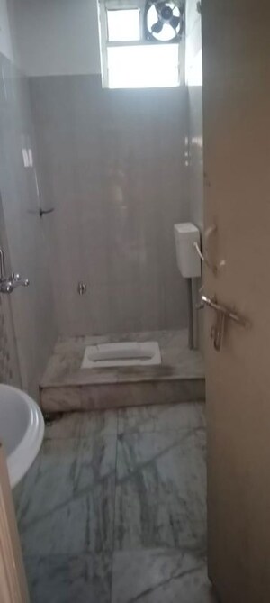 Bathroom in 3 BHK Apartment at Doranda – for Rent