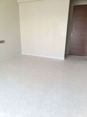 Room in 3 BHK Apartment at Kabra Diamante, Goregaon West – for Rent