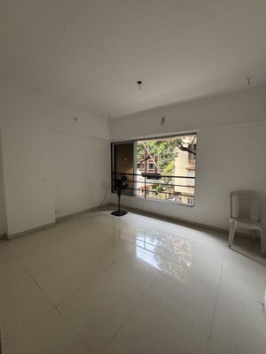 Room in 2 BHK Apartment at Sheela Smruti Apartment, Vile Parle East – for Sale