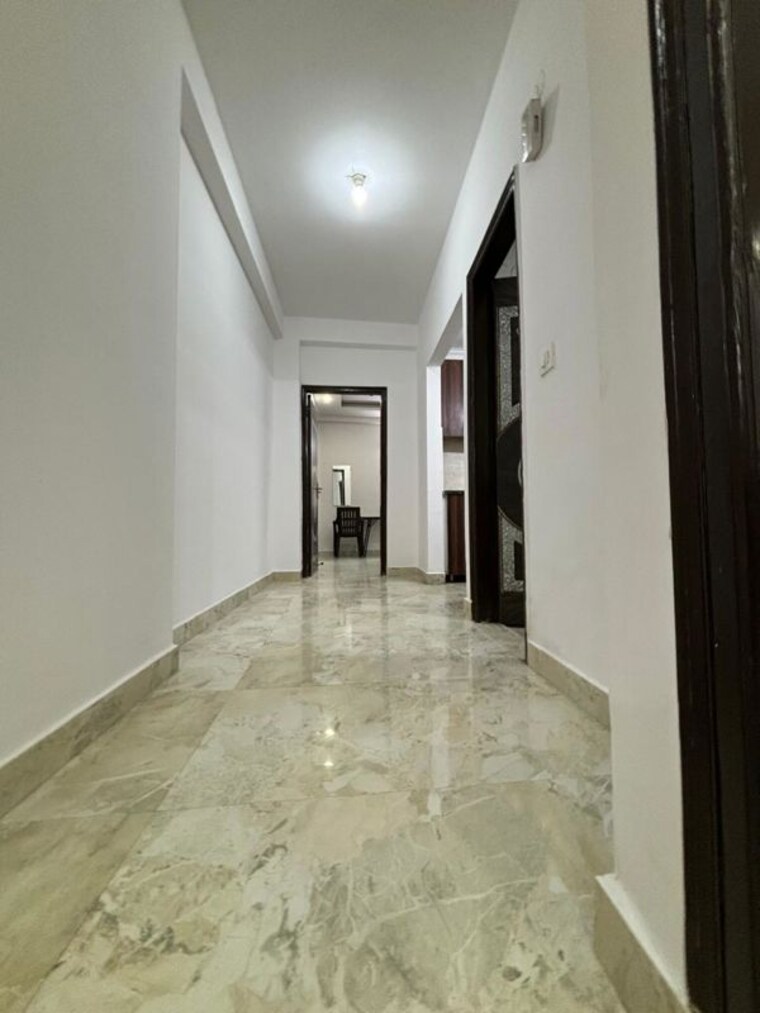 Room, freedom fighters enclave 2 Bedroom 1200 Sq.Ft. Apartment In Freedom Fighters Enclave Delhi 10697971