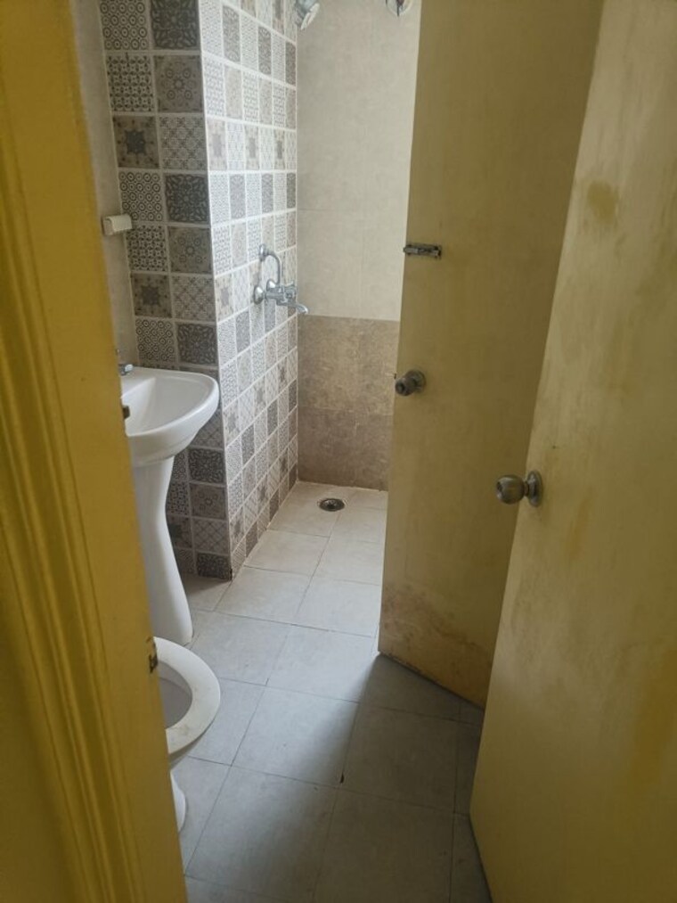 Bathroom, saviour-green-arch 3 Bedroom 1530 Sq.Ft. Apartment In Tech Zone 4 Greater Noida Greater Noida 10697989