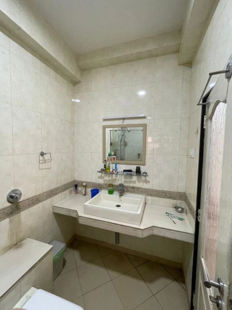 Bathroom, anand-ashram 3 Bedroom 1200 Sq.Ft. Apartment In Khar West Mumbai 10697996