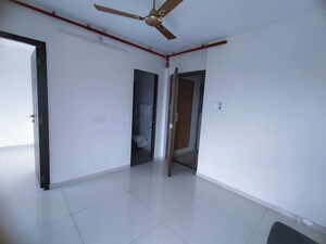 Room in 1 BHK Apartment at Unnati Woods CHS, Kasarvadavali – for Rent