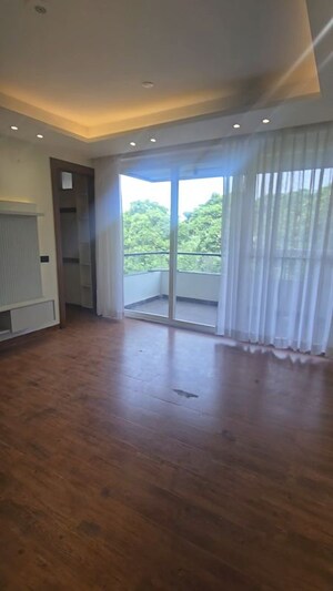 Room in 4 BHK Builder Floor at Malibu Town – for Sale