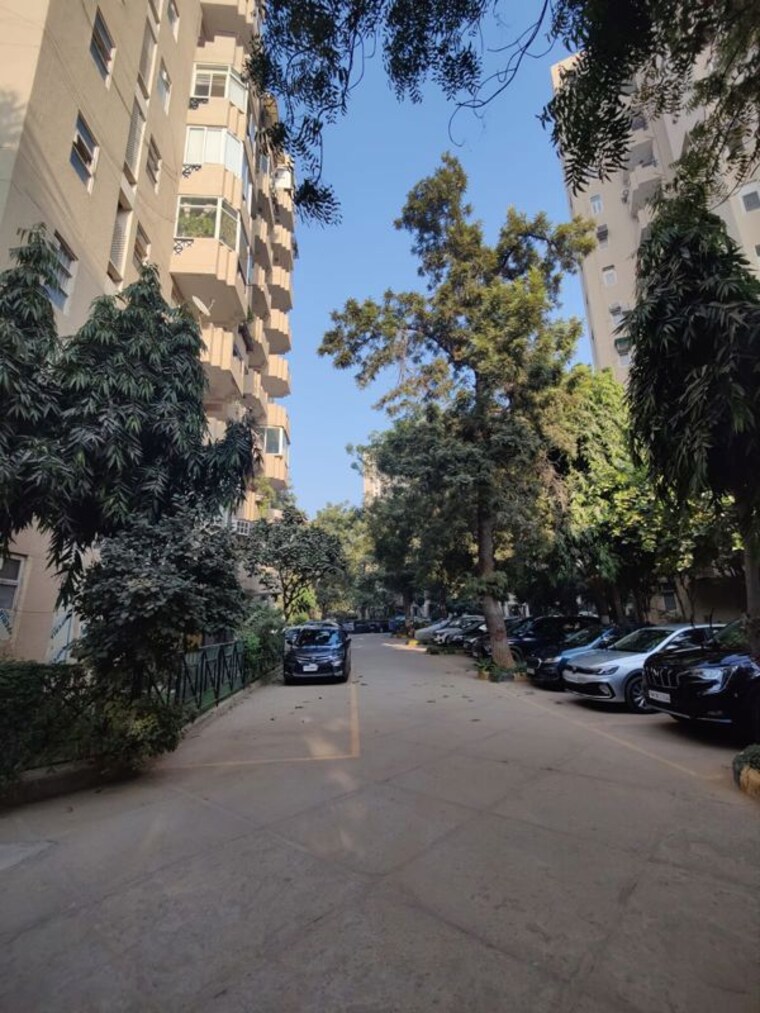  Parking, ansal-sushant-apartments 2 Bedroom 1120 Sq.Ft. Builder Floor In Sushant Lok I Gurgaon 10698023