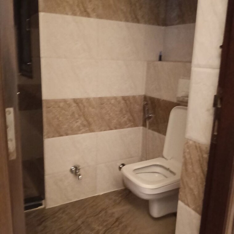 Bathroom, ansal-sushant-apartments 3 Bedroom 1450 Sq.Ft. Apartment In Sushant Lok I Gurgaon 10698028