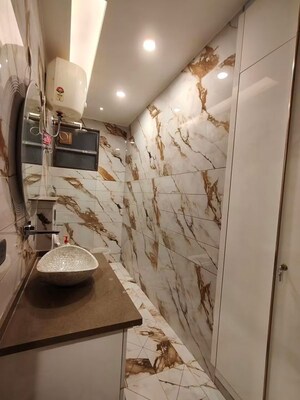 Bathroom in 4 BHK Builder Floor at BPTP Amstoria, Sector 102 – for Sale