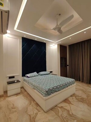 Bedroom in 4 BHK Builder Floor at BPTP Amstoria, Sector 102 – for Sale