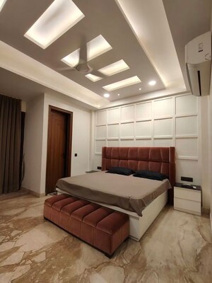 Bedroom in 4 BHK Builder Floor at BPTP Amstoria, Sector 102 – for Sale