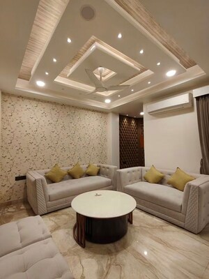 Team Area in 4 BHK Builder Floor at BPTP Amstoria, Sector 102 – for Sale