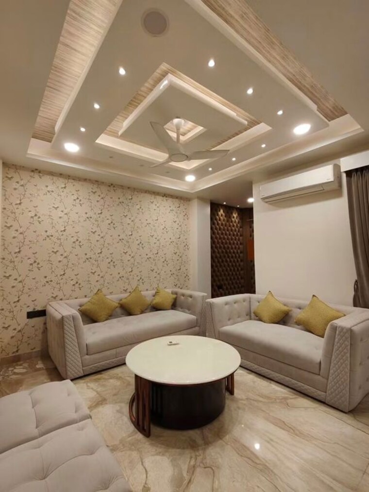 Team Area, bptp-amstoria 4 Bedroom 500 Sq.Yd. Builder Floor In Sector 102 Gurgaon 10698043