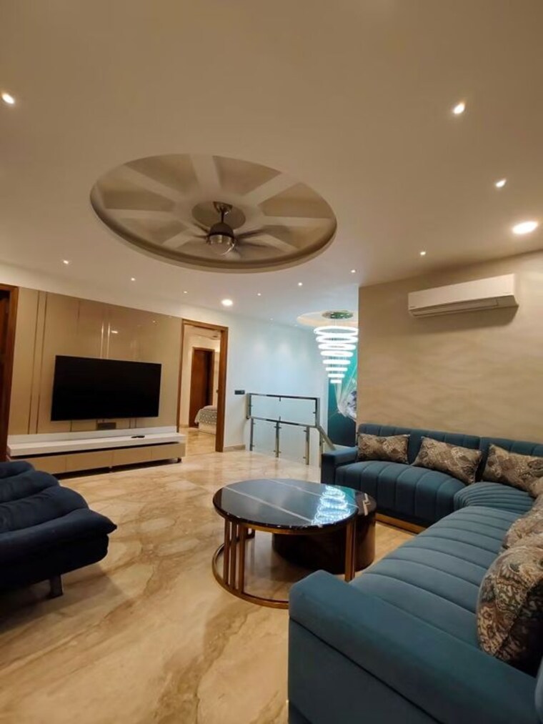 Living Room, bptp-amstoria 4 Bedroom 500 Sq.Yd. Builder Floor In Sector 102 Gurgaon 10698043