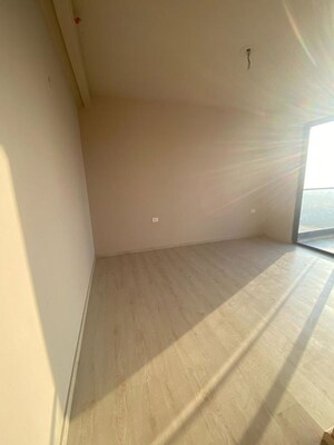 Room in 4 BHK Builder Floor at Sushant Lok I – for Rent