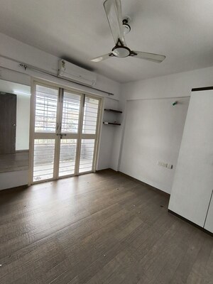 Room in 2 BHK Apartment at Vivanta Life Vishakha Phase 1, Dhanori – for Rent