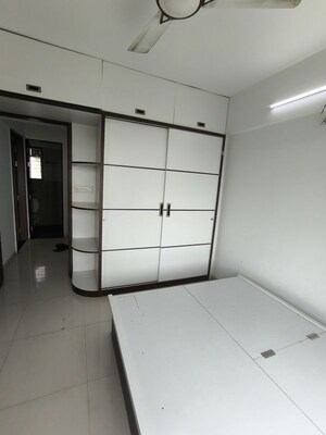 Room in 2 BHK Apartment at Vivanta Life Vishakha Phase 1, Dhanori – for Rent