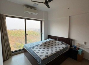 Bedroom in 2 BHK Apartment at Kanakia Silicon Valley, Powai – for Rent