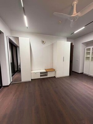Room in 3.5 BHK Apartment at Conscient Heritage Max, Sector 102 – for Sale