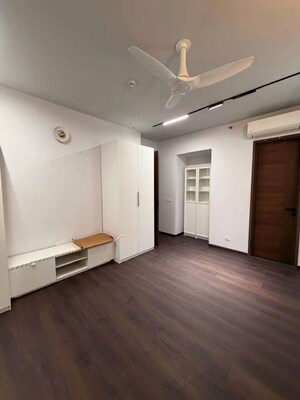 Room in 3.5 BHK Apartment at Conscient Heritage Max, Sector 102 – for Sale
