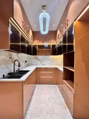 Team Area in 4 BHK Builder Floor at Uttam Nagar – for Sale