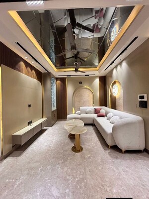 Team Area in 4 BHK Builder Floor at Uttam Nagar – for Sale