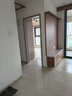 2 BHK Apartment For Rent in MJ Opera