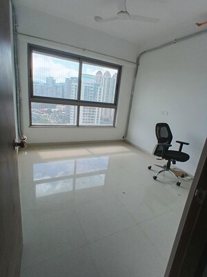 Room in 3 BHK Apartment at Kalpataru Immensa, Kolshet Road – for Rent